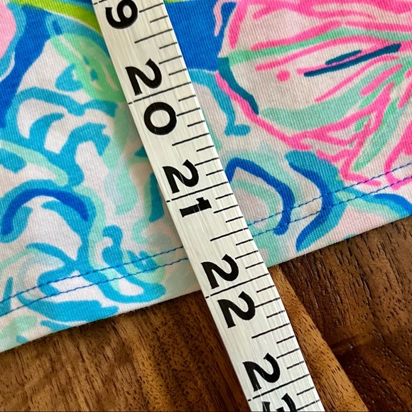 Super Cute Lilly Pulitzer T-Shirt, Size XS - Picture 5 of 6